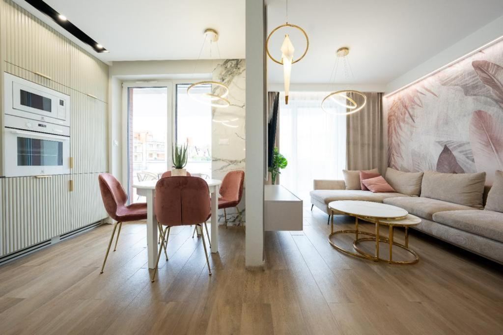 Rodzinne Apartamenty Bardzo Blisko Plazy Rewal Exterior foto