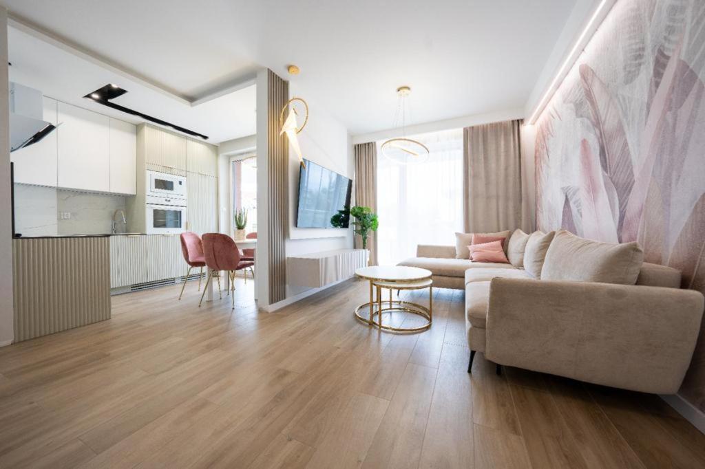Rodzinne Apartamenty Bardzo Blisko Plazy Rewal Exterior foto