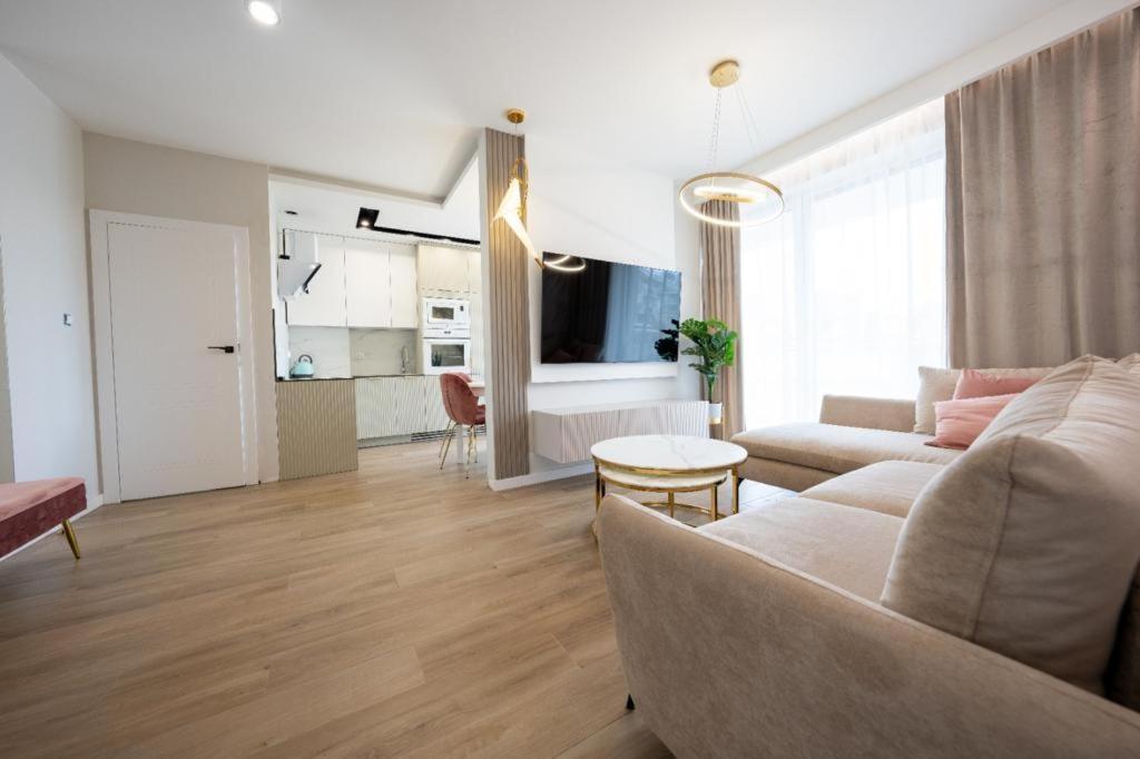 Rodzinne Apartamenty Bardzo Blisko Plazy Rewal Exterior foto